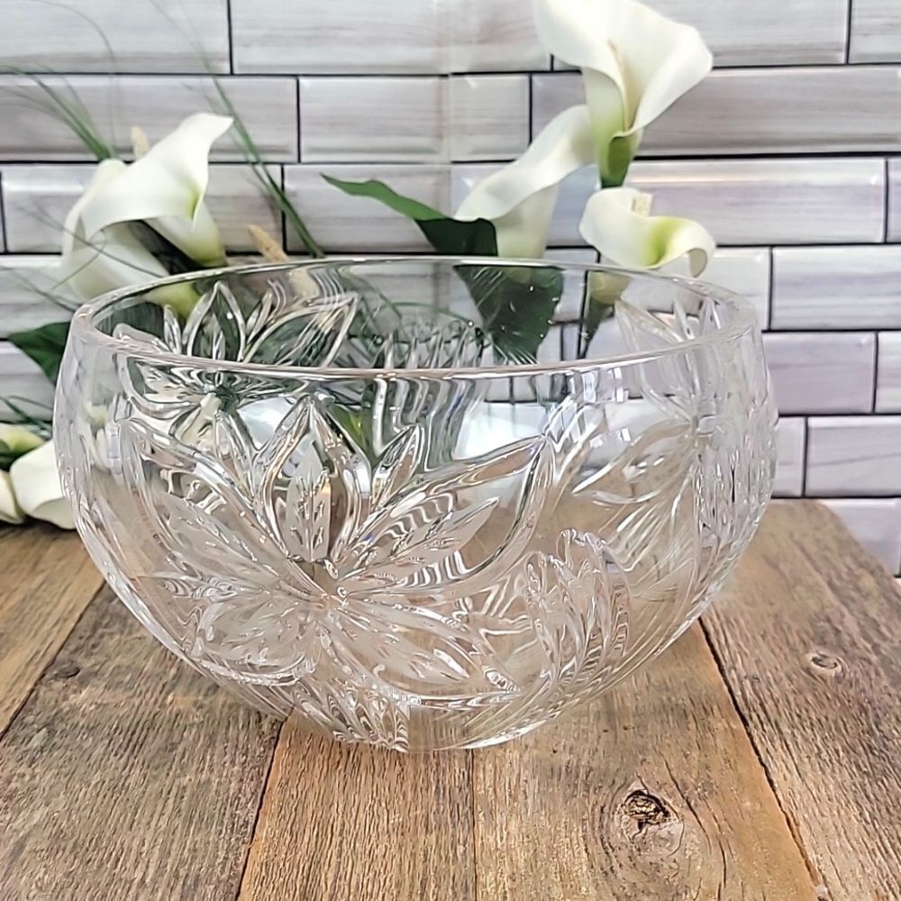 Mikasa crystal poinsettia display bowl